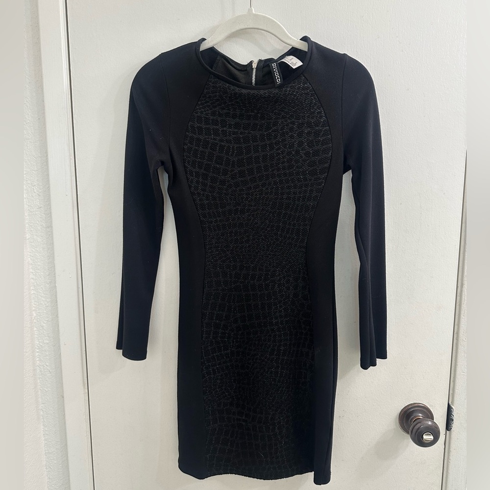 H&M Black Body Con Dress -Womens Size 4 long sleeve Snake Skin print